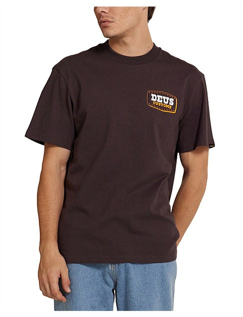 DEUS - Buckle Up Tee in Choc Brown