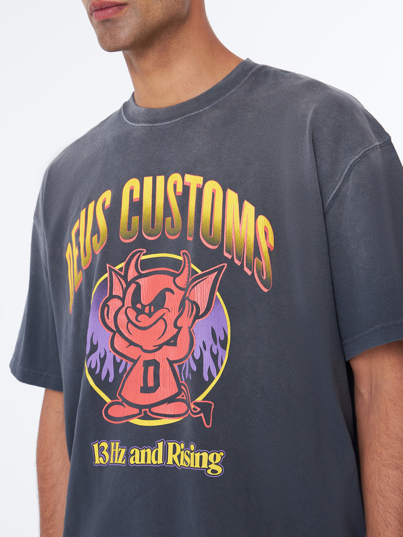DEUS - Good Gracious Tee in Anthracite