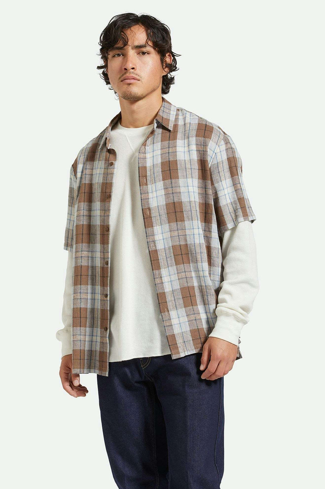 Brixton - Cru Linen Blend S/S WVN Shirt in Pinecone Brown/Coronet Blue