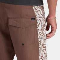 RVCA -  Exotica Trunk 17" in Earth